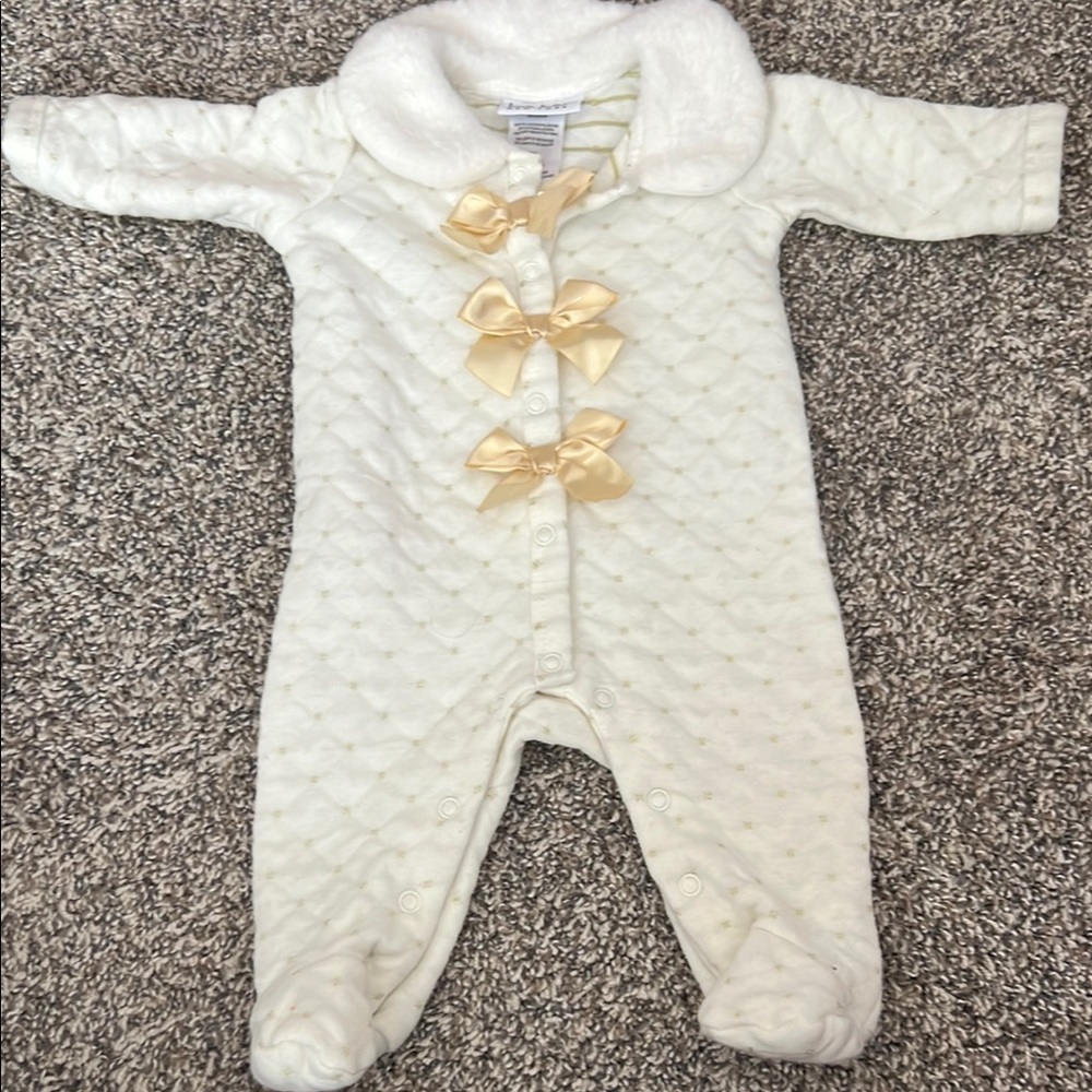 Nicole Miller Cream Quilted Footie with Gold Bows - Picture 1 of 5